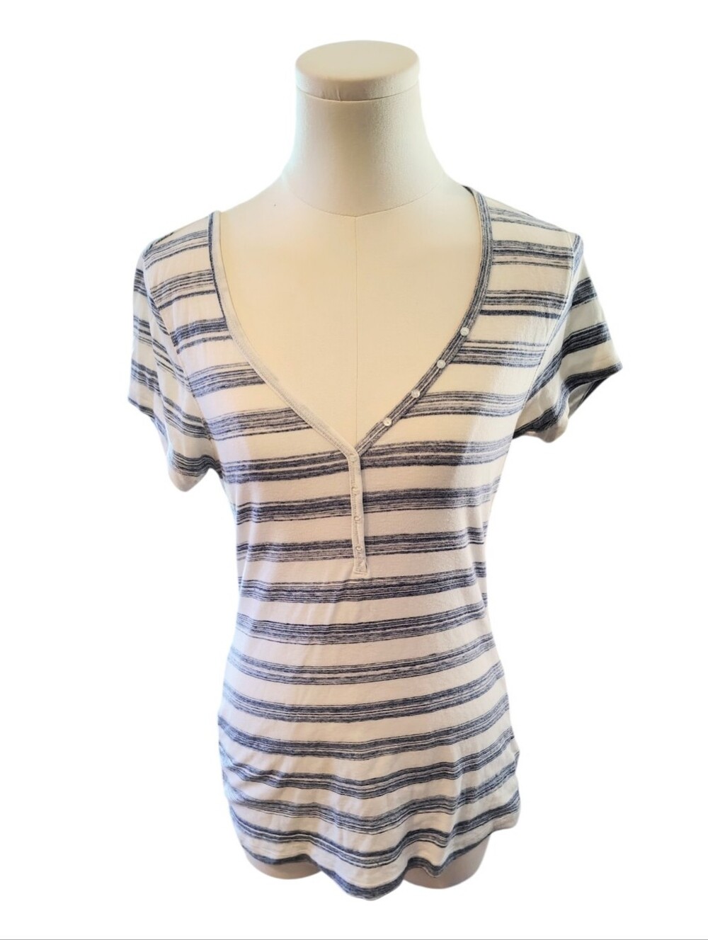 Vintage Old Navy White and Blue Striped V-neck Buttoned Tee Size Medium